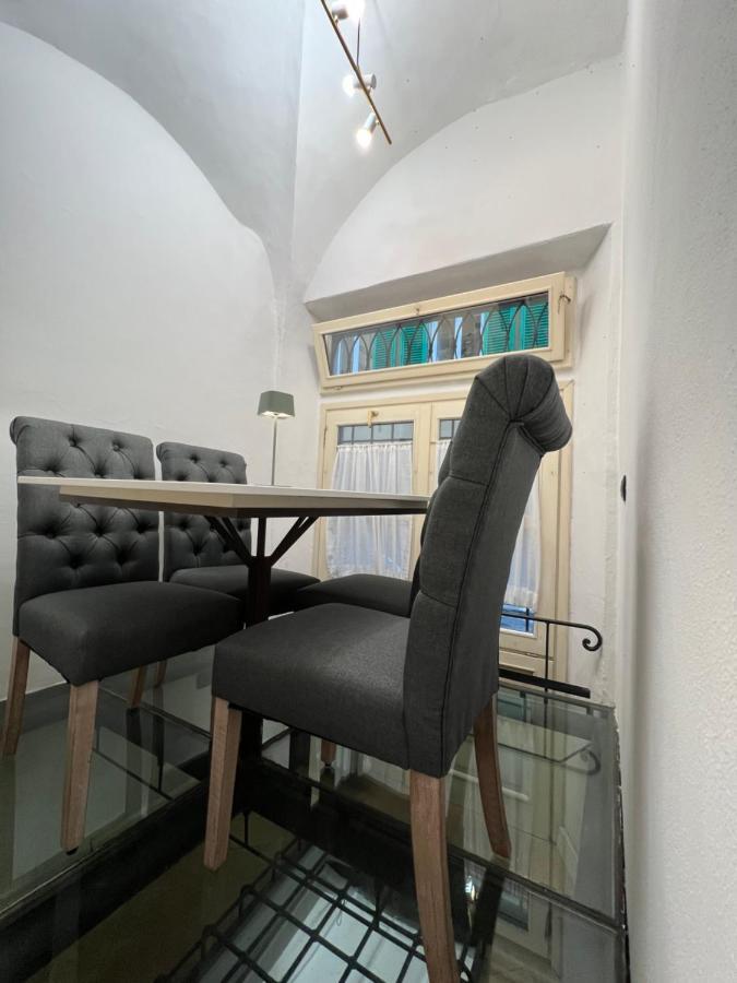 Unique And Antique Apartment Florenz Exterior foto