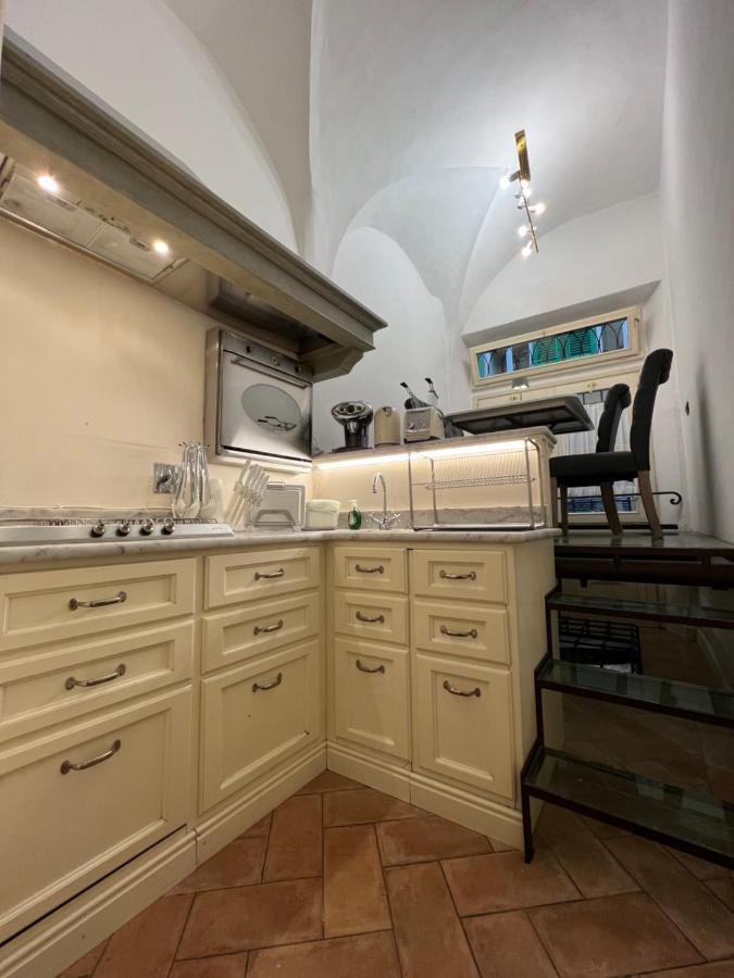 Unique And Antique Apartment Florenz Exterior foto