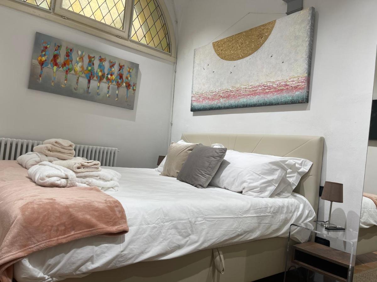 Unique And Antique Apartment Florenz Exterior foto